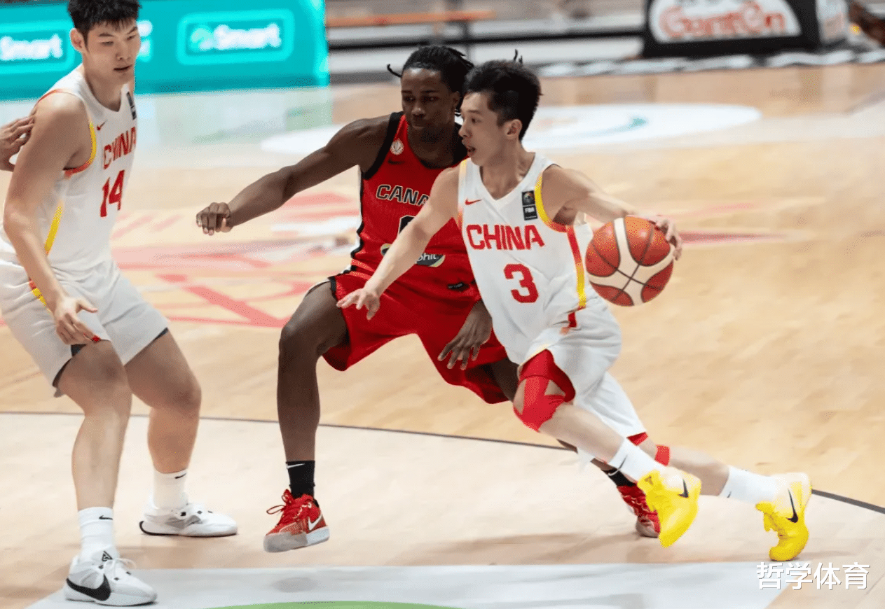 九游娱乐下载-赛前NBA季后赛焦点战，广州队临场应变，引发热议，训练强度明显提升(2025季前赛完整赛程表)